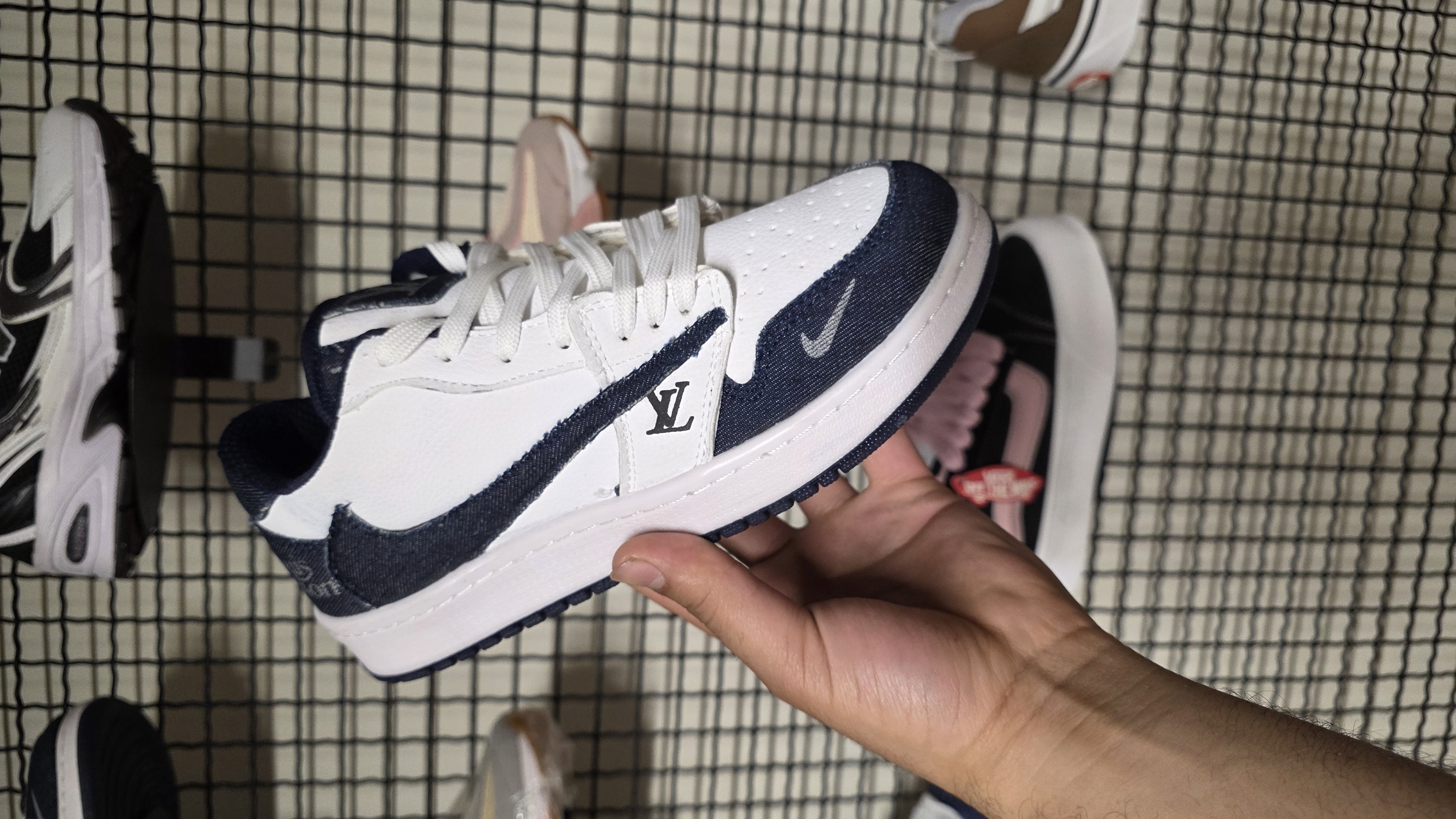 Nike NIKE کفش نایک ترویس اسکات لویی وی تون